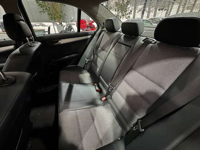MERCEDES-BENZ C180 Avantgarde mit Anhängerkupplung von Privat Ansicht 12 für Fahrzeugdetailseite