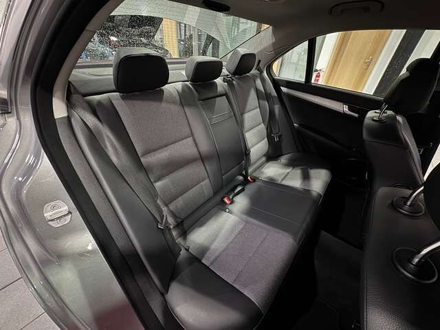 MERCEDES-BENZ C180 Avantgarde mit Anhängerkupplung von Privat Ansicht 16 für Fahrzeugdetailseite