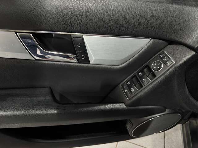 MERCEDES-BENZ C180 Avantgarde mit Anhängerkupplung von Privat Ansicht 9 für Fahrzeugdetailseite