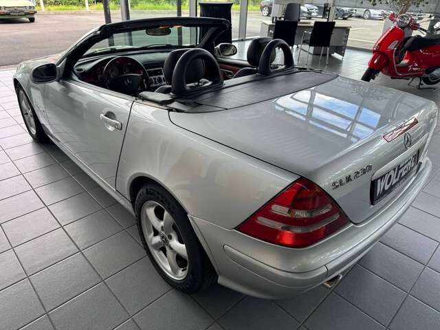 Mercedes-Benz SLK 230 Kompressor original im klassischen Leder rot-schwarz