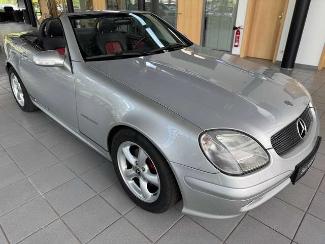Mercedes-Benz SLK 230 Kompressor original im klassischen Leder rot-schwarz