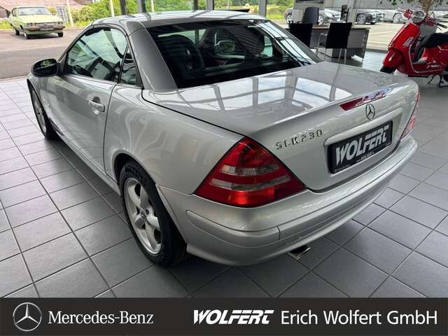 Mercedes-Benz SLK 230 Kompressor original im klassischen Leder rot-schwarz