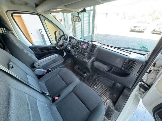 FIAT Andere Ducato 35 Maxi L4 DoKa 7-Sitzer Pritsche Plane AHK Ansicht 18 für Fahrzeugdetailseite