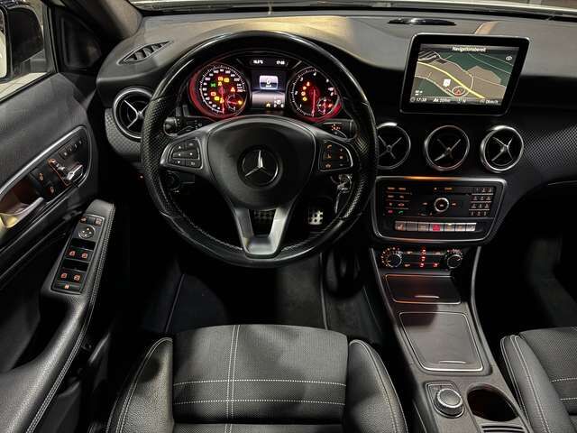 MERCEDES-BENZ A220 d AMG-Räder AMG-Kühlergrill Night-Paket AHK Ansicht 12 für Fahrzeugdetailseite