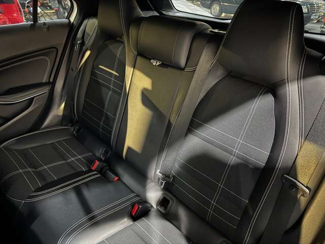 MERCEDES-BENZ A220 d AMG-Räder AMG-Kühlergrill Night-Paket AHK Ansicht 13 für Fahrzeugdetailseite