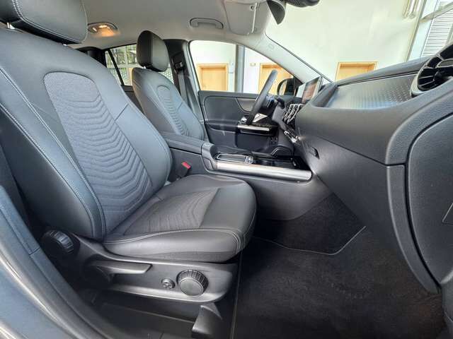 MERCEDES-BENZ GLA 250 e Hybrid Plug-In Ansicht 22 für Fahrzeugdetailseite