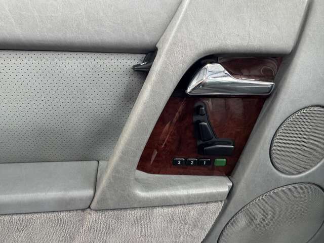 MERCEDES-BENZ SL 300 300 SL-24 aus 1. Hand nur 69.600 Km Ansicht 14 für Fahrzeugdetailseite