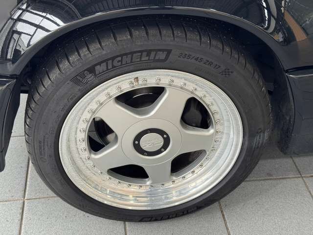 MERCEDES-BENZ SL 300 300 SL-24 aus 1. Hand nur 69.600 Km Ansicht 9 für Fahrzeugdetailseite