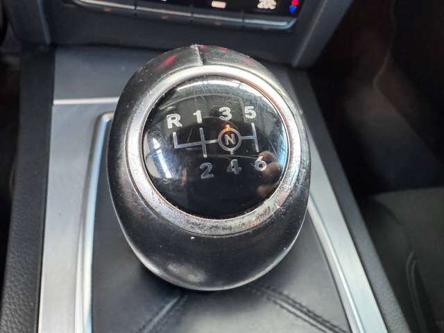 MERCEDES-BENZ E200 Coupe TÜV-Service-Reifen-Bremsen NEU!!! Ansicht 12 für Fahrzeugdetailseite