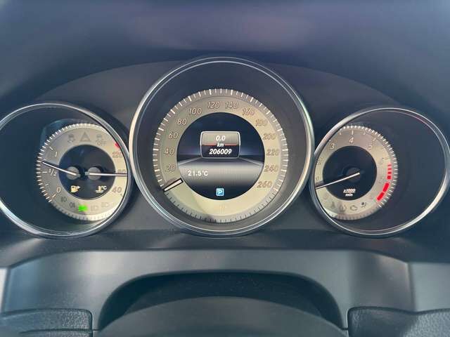 MERCEDES-BENZ E200 Coupe TÜV-Service-Reifen-Bremsen NEU!!! Ansicht 13 für Fahrzeugdetailseite