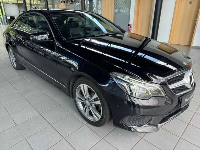 MERCEDES-BENZ E200 Coupe TÜV-Service-Reifen-Bremsen NEU!!! Ansicht 3 für Fahrzeugdetailseite