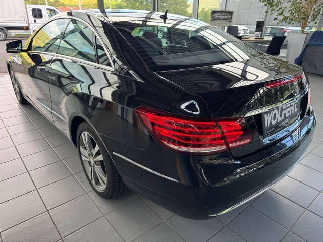 MERCEDES-BENZ E200 Coupe TÜV-Service-Reifen-Bremsen NEU!!! Ansicht 7 für Fahrzeugdetailseite