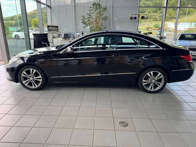 MERCEDES-BENZ E200 Coupe TÜV-Service-Reifen-Bremsen NEU!!! Ansicht 8 für Fahrzeugdetailseite