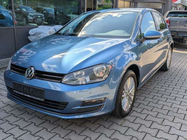VW Golf VII Lim. Cup /BMT/TEMPO/SHZ/AHK/2.HAND/PDC/