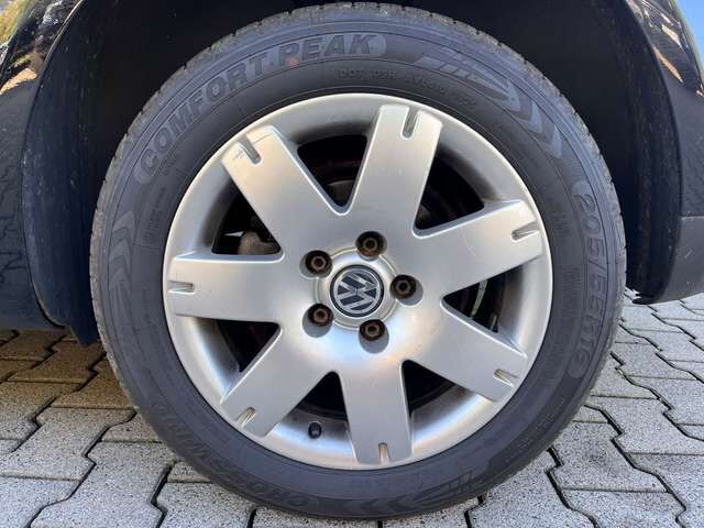 VW Touran 2.0 TDI 5 Sitzer 103KW /AHK/Klima/Tempo/