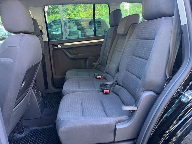 VW Touran 2.0 TDI 5 Sitzer 103KW /AHK/Klima/Tempo/