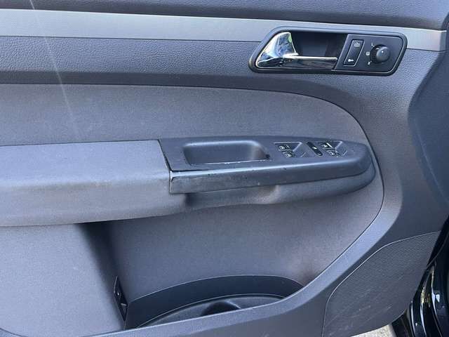 VW Touran 2.0 TDI 5 Sitzer 103KW /AHK/Klima/Tempo/