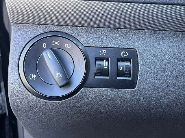 VW Touran 2.0 TDI 5 Sitzer 103KW /AHK/Klima/Tempo/