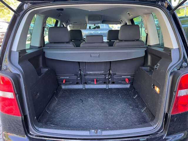 VW Touran 2.0 TDI 5 Sitzer 103KW /AHK/Klima/Tempo/