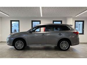 Mitsubishi Outlander 2.4 PHEV Spirit Plus 360°Kamera