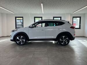 Hyundai TUCSON 2.0 CRDi Style 4WD Pano PDC Kamera Shz Tempomat