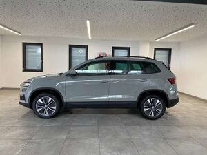 Skoda Karoq 1.5 TSI Selection DSG AHK LED ACC PDC KAM