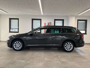 VW Passat Variant 2.0 TDi BMT Business AHK ACC