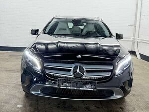 Mercedes-Benz GLA 220 CDI 4Matic 7G-DCT Urban   PDC V+H