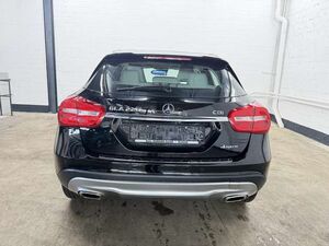 Mercedes-Benz GLA 220 CDI 4Matic 7G-DCT Urban   PDC V+H