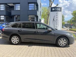 VW Golf Variant 2.0 TDI SCR Life | Front assist