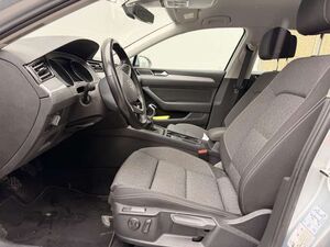 VW Passat Variant 2.0 TDI SCR Business   ACC