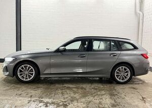 BMW 318 d LCI Touring Aut. | Hochglanz Shadow Line