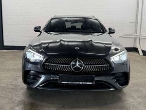 Mercedes-Benz E300 de 4Matic T 9G-TRONIC AMG Line