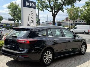 Ford Focus Turnier 1.5 EcoBlue St-Stp Aut. TITANIUM