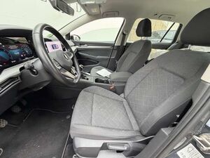VW Golf Variant 2.0 TDI SCR Life   Front assist