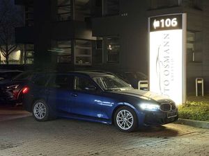 BMW 320 d Touring xDrive Aut.   AHK   LED