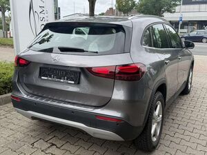 Mercedes-Benz GLA 180 d 8G-DCT Entry CARPLAY   RFK   LED