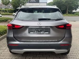 Mercedes-Benz GLA 180 d 8G-DCT Entry CARPLAY   RFK   LED
