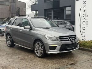 Mercedes-Benz ML 63 AMG V8 BITURBO*4M*PANO*NAVI*H K*MEMORY*RFK