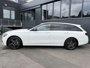 Mercedes-Benz E300 de 4Matic T 9G-TRONIC AMG Line |NightPaket