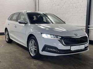 Skoda Octavia Combi 2.0 TDI Style 1HAND*AHK*CARPLAY