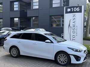 Kia Ceed / ceed Plug-in Hybrid Vision   Sortimo Regalsystem