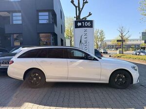 Mercedes-Benz E300 de 4Matic T 9G-TRONIC AMG Line  Burmester