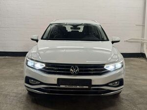 VW Passat Variant 2.0 TDI SCR DSG Elegance   ACC