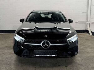 Mercedes-Benz A180 d 8G-DCT Entry MBUX Navigation Premium |