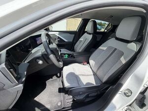 Opel Astra 1.2 Turbo Business Elegance   RFK