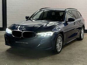 BMW 318 d Touring Aut.   WIDESCREEN   ACC   LED