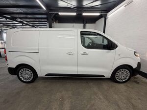 Opel Vivaro 1.5 D Cargo M Edition   RÜCKFAHRKAMERA