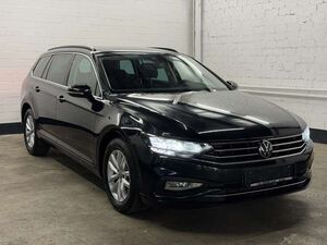 VW Passat Variant 2.0 TDI SCR DSG Business  Massage