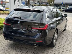 BMW 330 e Touring Aut. Sport Line   LED   Ambiente